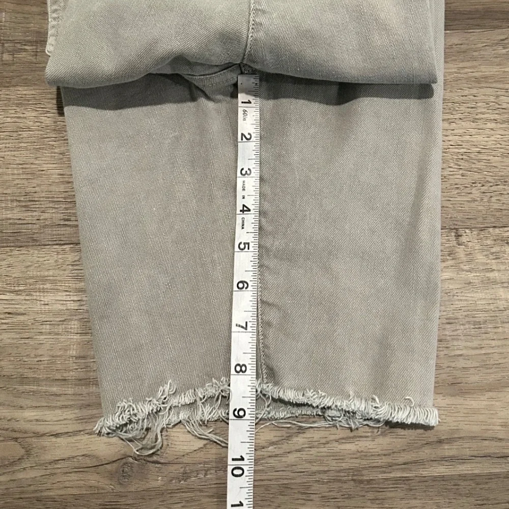 Aeropostale Slim Cutoff Distressed Gray Denim Shorts Mens 29 Raw Hem Distressing
